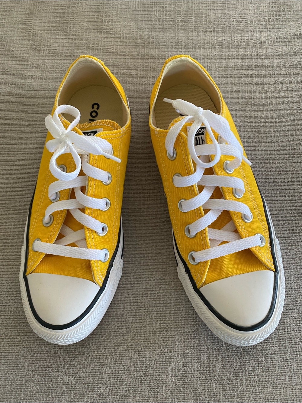 Classic Low-Top Converse Sneakers - Yellow